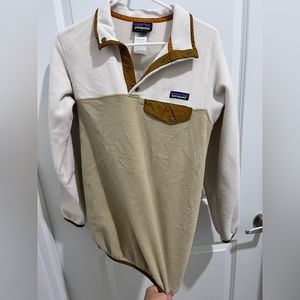 WOMEN’S XS BROWN AND CREAM PATAGONIA PULLOVER